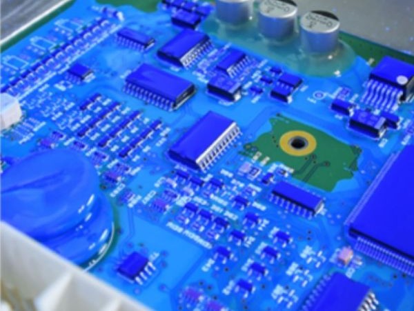 黑光灯三防漆的透明涂层与涂敷验证